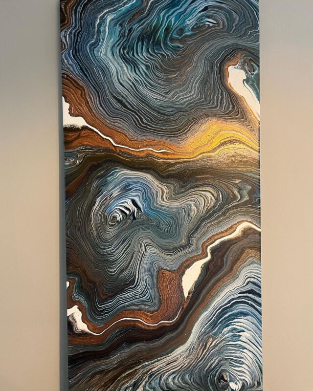 New piece for the collection: AEGINA 💙
•
•
45x90 cm
•
•
#acrylicpainting #acrylicart #acrylicartwork #acrylicpouring #fluidart #fluidartwork